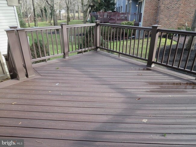 Building Photo - 32 Crofton Commons