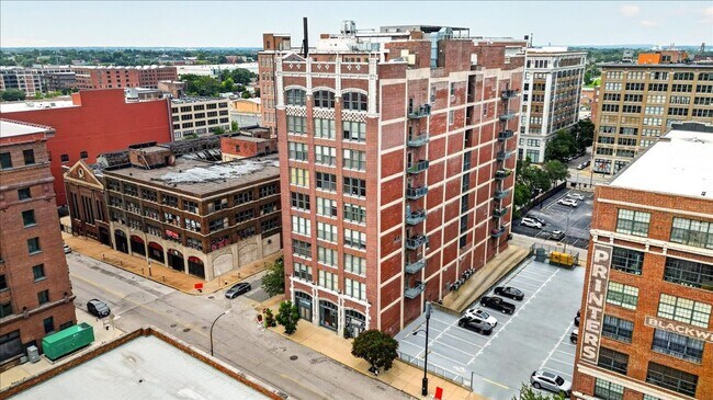 Building Photo - 1627 Locust St