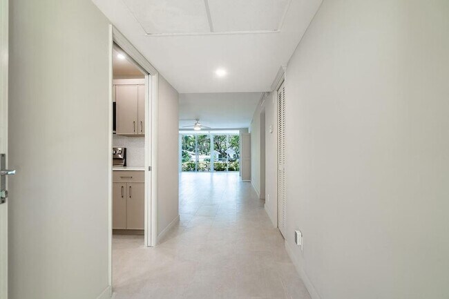 Building Photo - 3175 NE 48th Ct