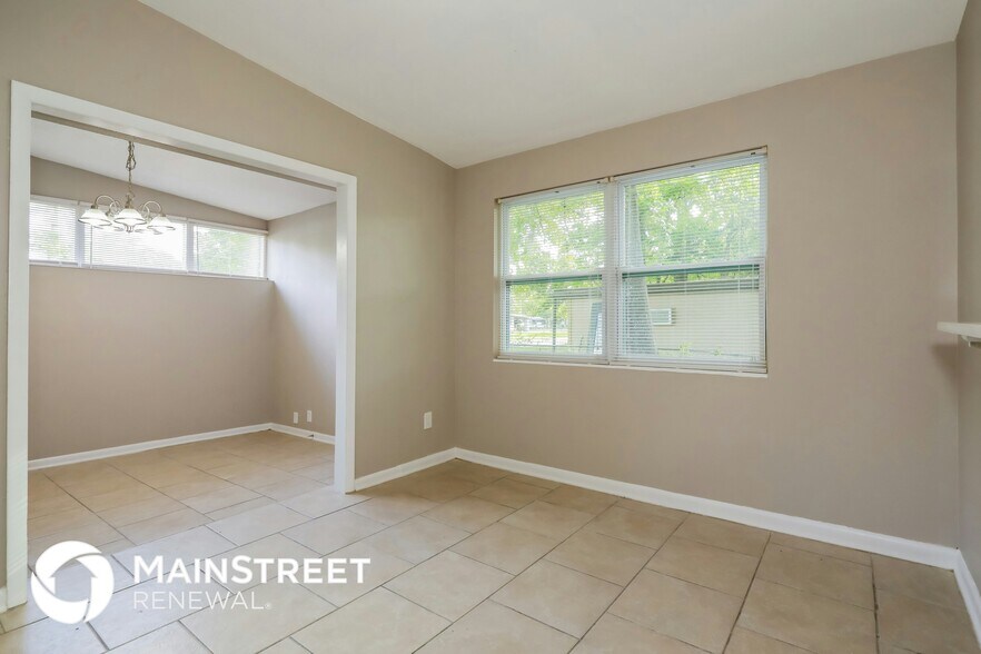 Building Photo - 6924 Clovis Rd