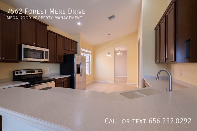 Building Photo - 7562 Forest Mere Dr