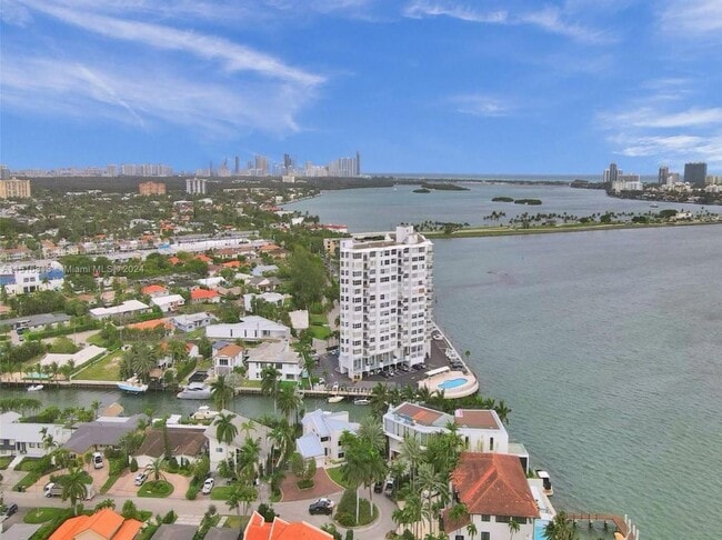 Building Photo - $2,900MONTHLY;11930 N BAYSHORE DR #601 NOR...