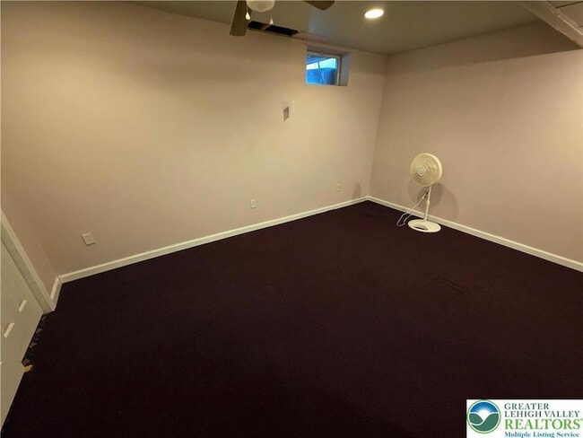 Building Photo - 965 Ramblewood Ln