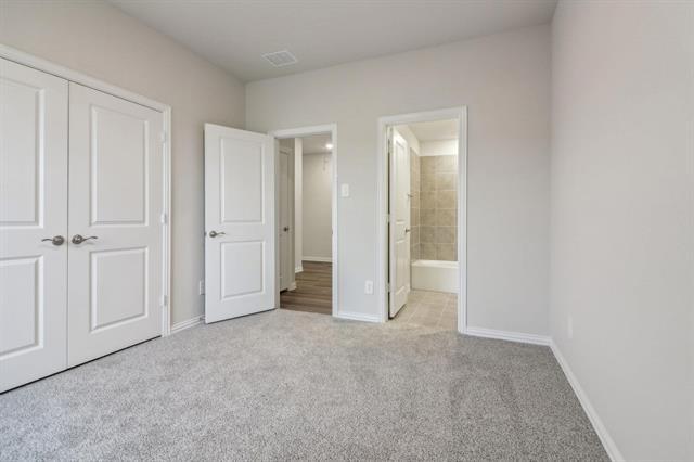 Building Photo - 711 Easthill Dr