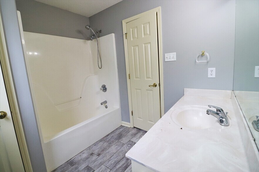 Building Photo - 56 Timberwood Dr