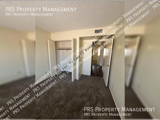 Building Photo - 3102 N Woodburne Dr