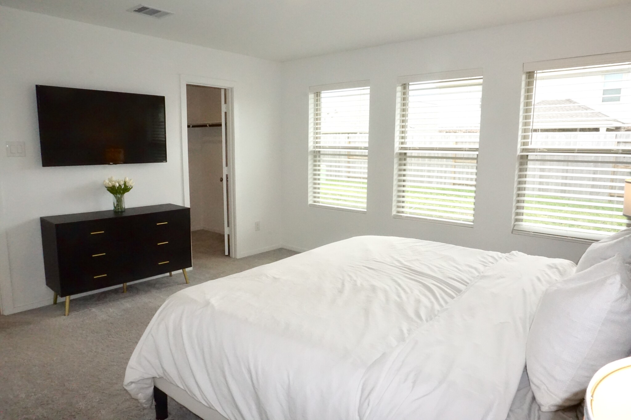 Building Photo - 5123 Sunvalley Bend Dr