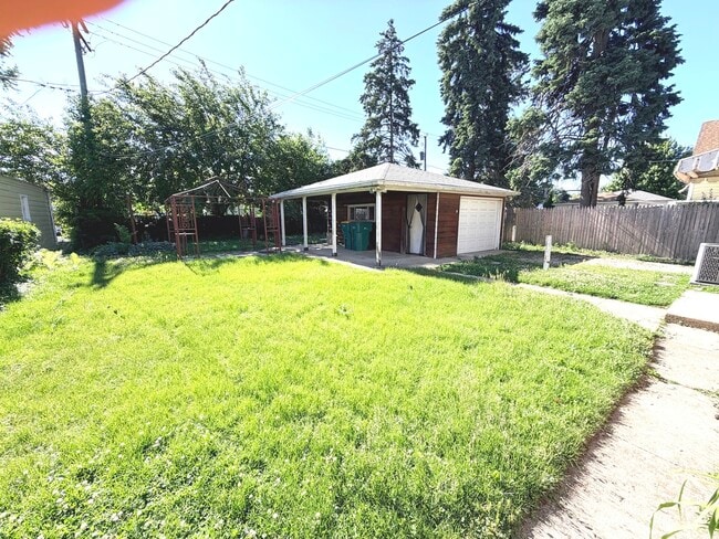 Building Photo - 1307 Highland Ave