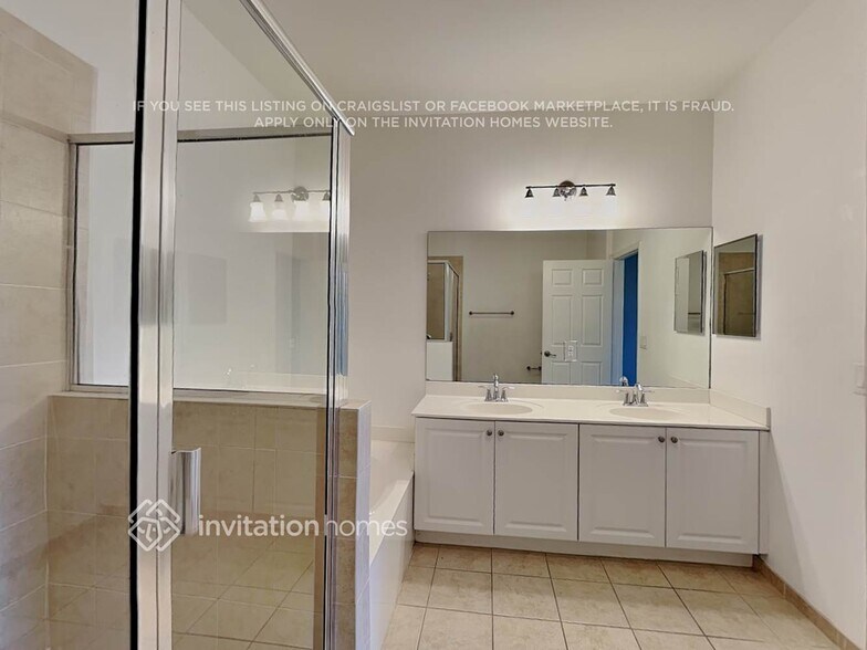 Building Photo - 251 Las Brisas Cir