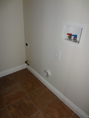 Building Photo - AVAILABLE NOW! Roseville 2 bed/2.5 bath, 2 Story Townhome!