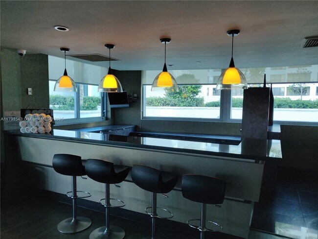 Building Photo - 3101 S Ocean Dr