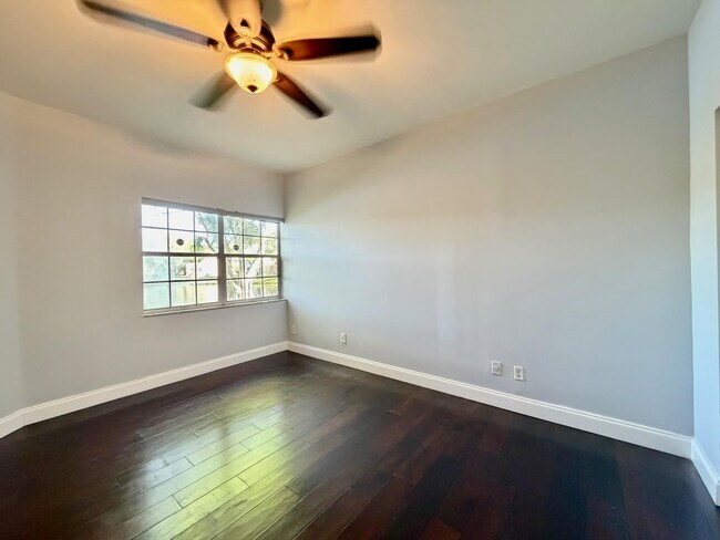 Building Photo - 651 Cypress Lake Blvd