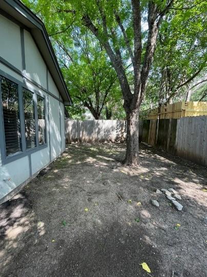 Building Photo - 1233 Armadillo Rd