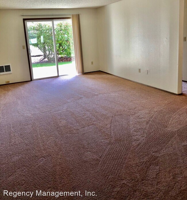 Building Photo - 6820 SW Hall Blvd