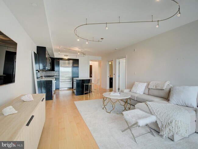 Building Photo - 1111 19th St N