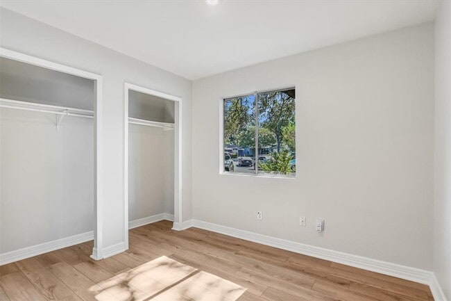 Building Photo - 736 Wales Way