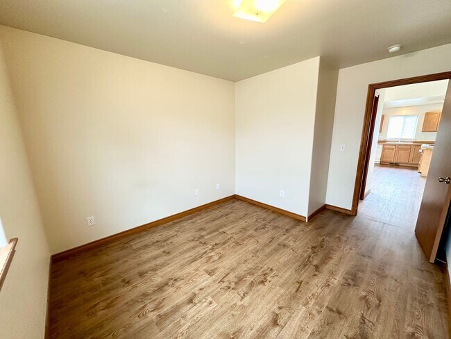 Building Photo - 3 Bedroom Home North of CWU