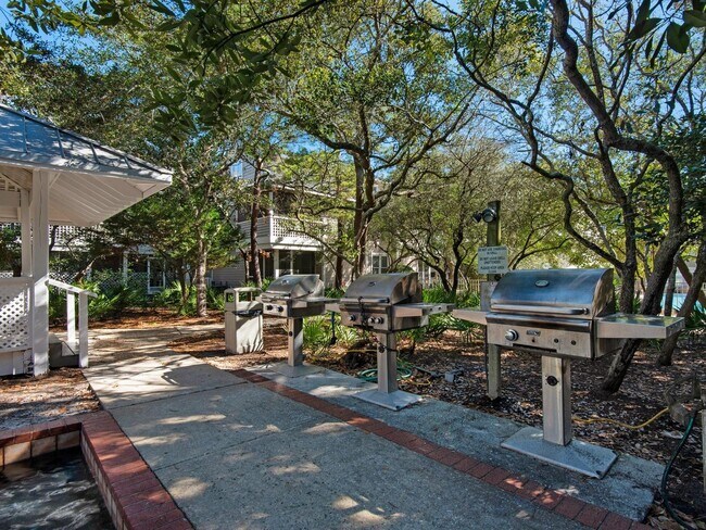 Building Photo - 3BR/3BA Fully Furnished Beach Cottage at H...