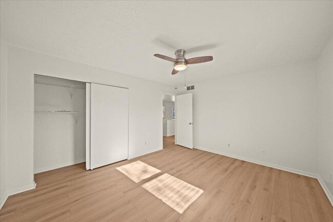 Building Photo - 2237 Wideview Dr