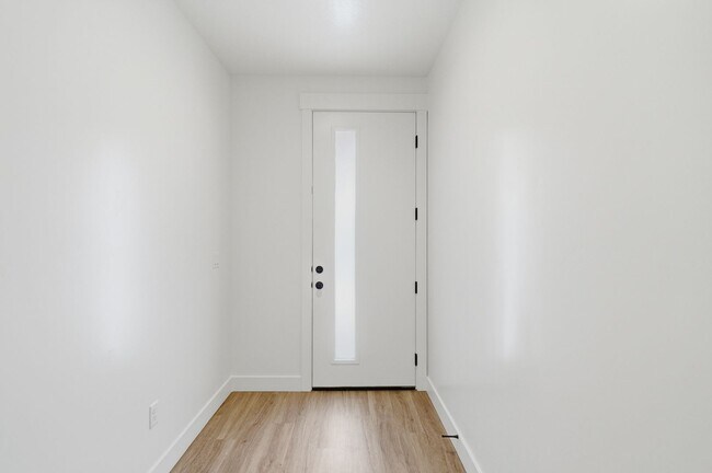 Building Photo - 5690 S Weehawken Ln