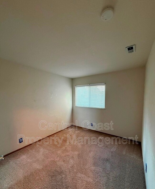 Building Photo - 161 Pebble Pl