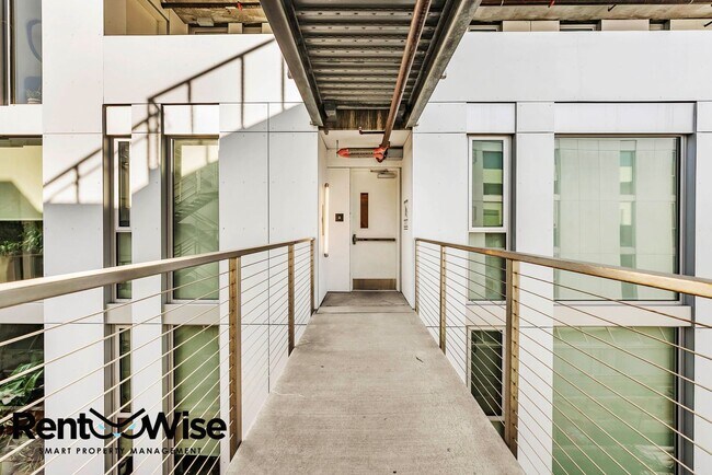 Building Photo - 450 Hayes St