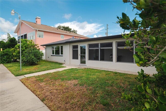 Building Photo - 6617 Harbor Dr