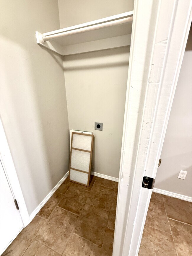 Building Photo - 4613 Mill Creek Dr