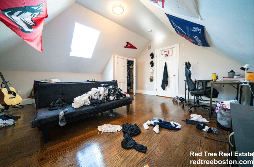 Building Photo - 91 Hillside St