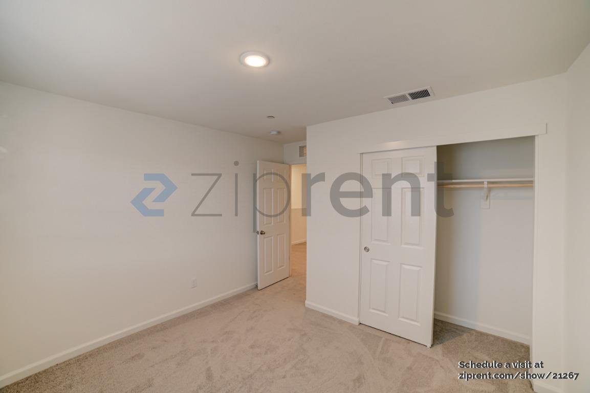 Building Photo - Unit
