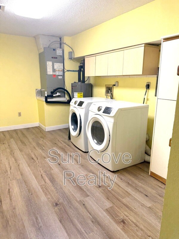 Building Photo - 6361 92nd Pl N