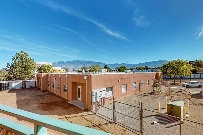Building Photo - 4204 Vida Verde Ln NE