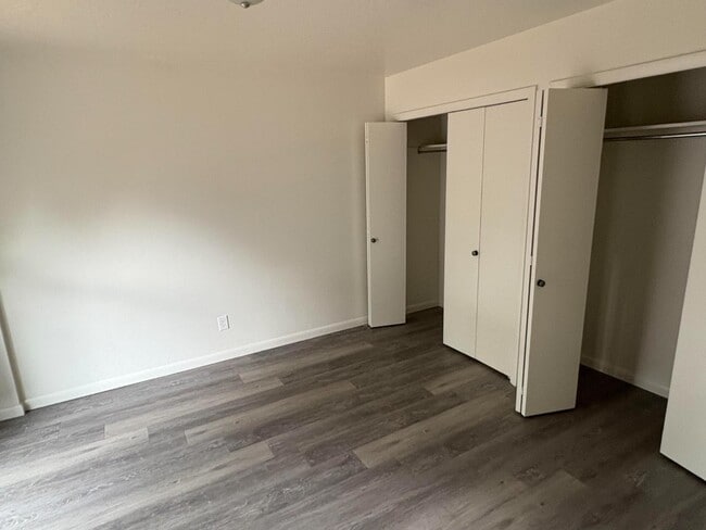 Building Photo - 850 E 275 N