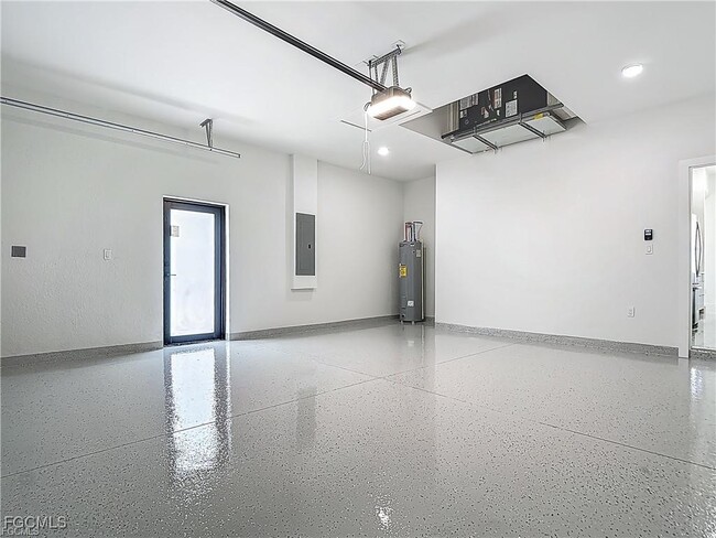 Building Photo - 323 NE 19th Terrace