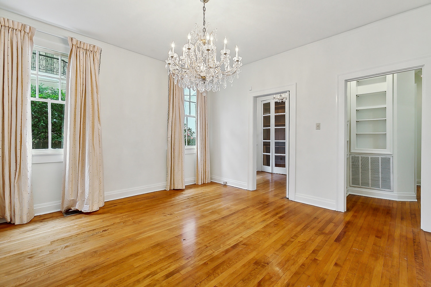 Building Photo - 1617 Soniat St