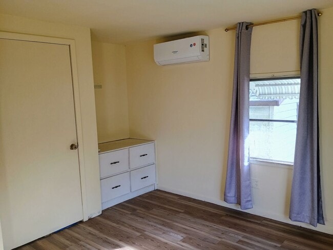 Building Photo - Adorable 1 bedroom one bathroom