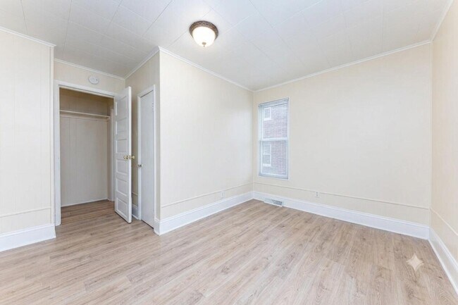 Building Photo - 405 Starkweather St