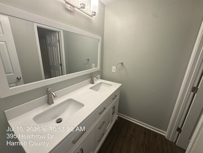 Building Photo - 394 Heathrow Drive