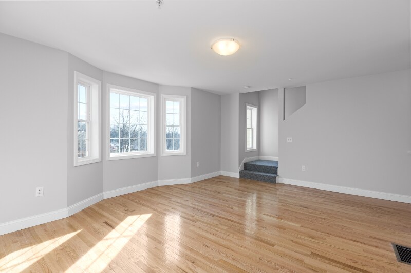 Building Photo - 21 Karatzas Avenue