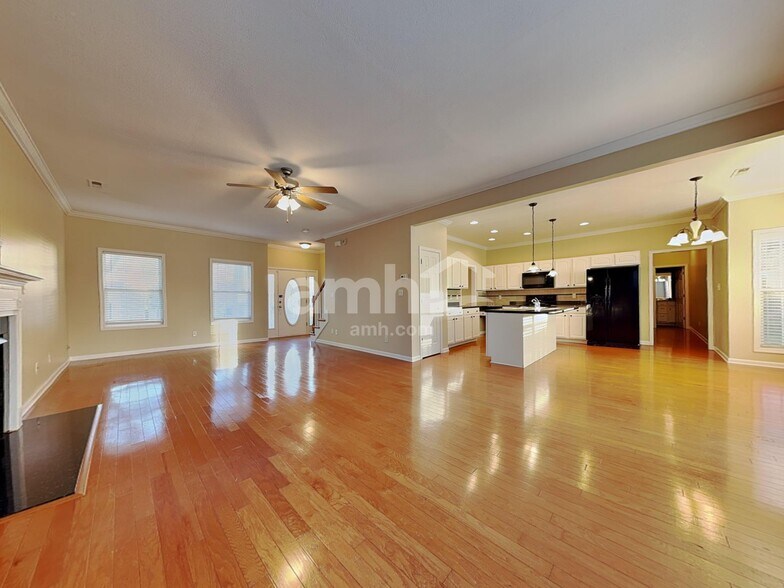 Building Photo - 4515 Everwood Oak Ln