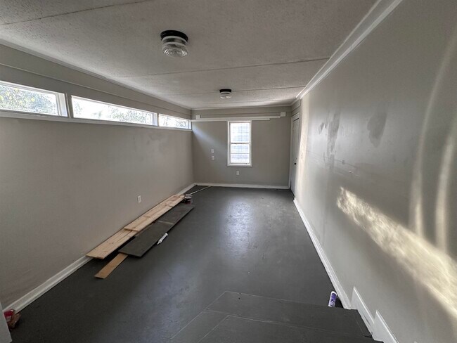 Building Photo - 3736 Donna Dr