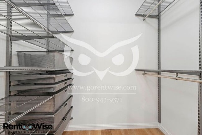 Building Photo - Short term lease only