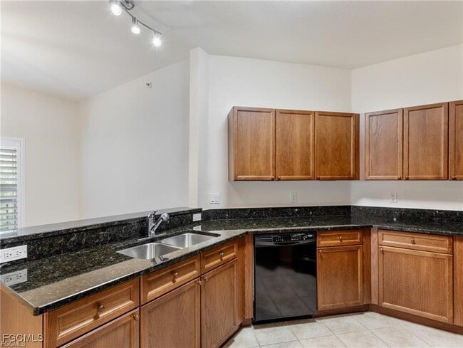 Building Photo - 10060 Lake Cove Dr
