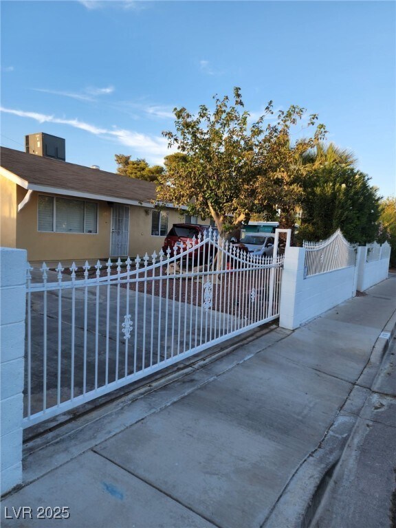 Primary Photo - 4276 Ridgedale Ave