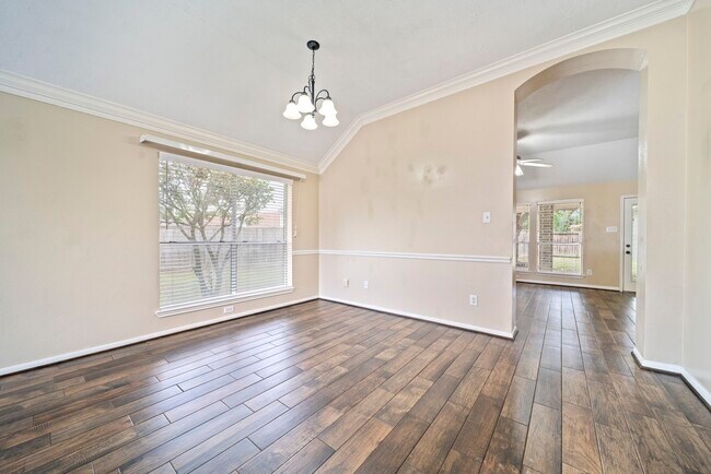 Building Photo - 7530 Alderly Dr