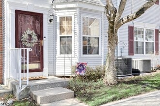 Building Photo - 2051 Charles Ct