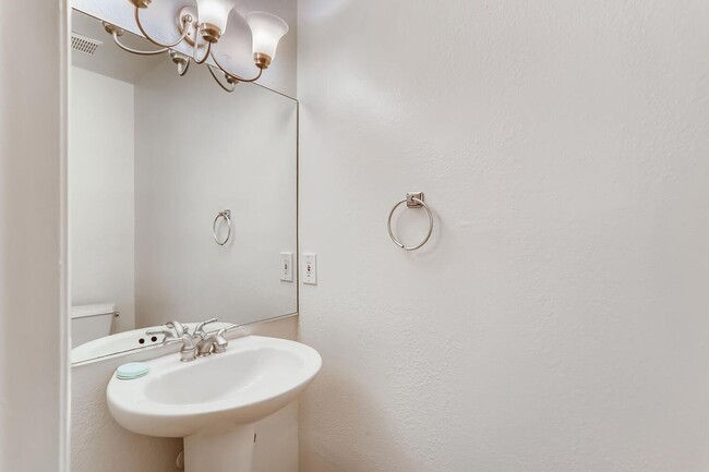 Building Photo - ADORABLE TOWN HOME with BALCONY and a GREAT SIZE PATIO/"BACKYARD"
