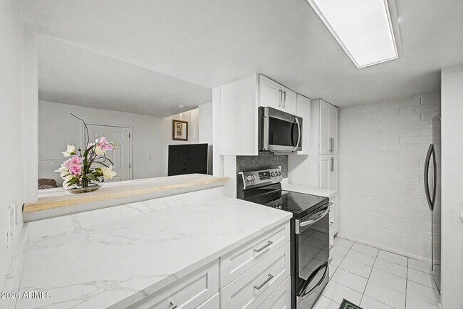 Building Photo - 4170 N 81st St