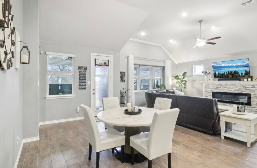 Building Photo - 8302 Elander Dr