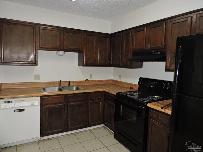 Building Photo - 3145 Cedarwood Village Ln